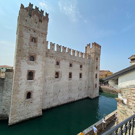 Castello Mavino Apartment Sirmione Exterior foto