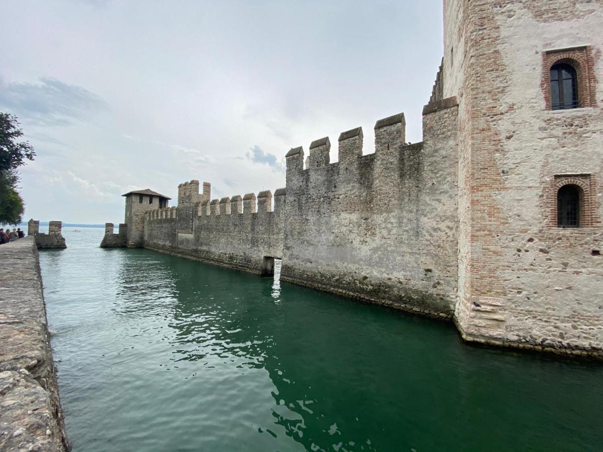 Castello Mavino Apartment Sirmione Exterior foto