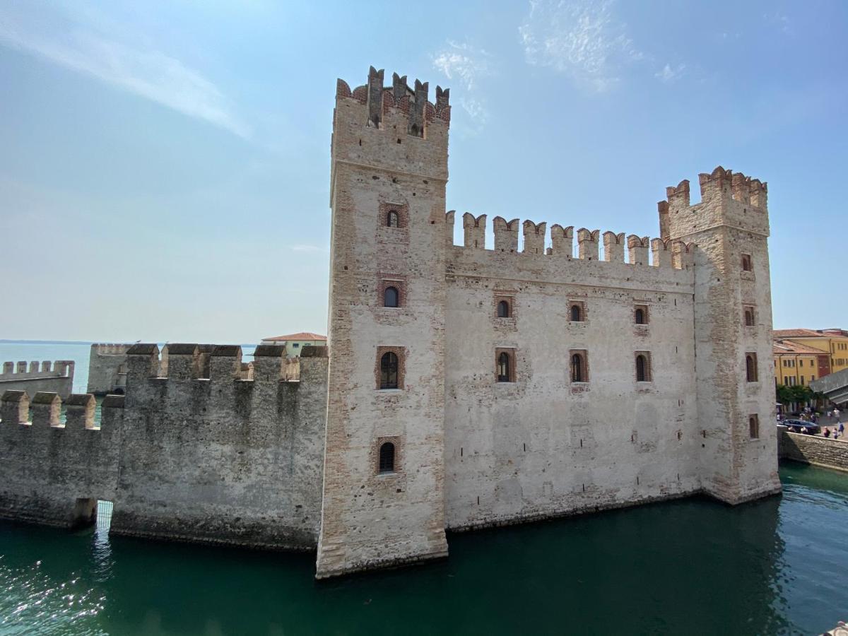 Castello Mavino Apartment Sirmione Exterior foto