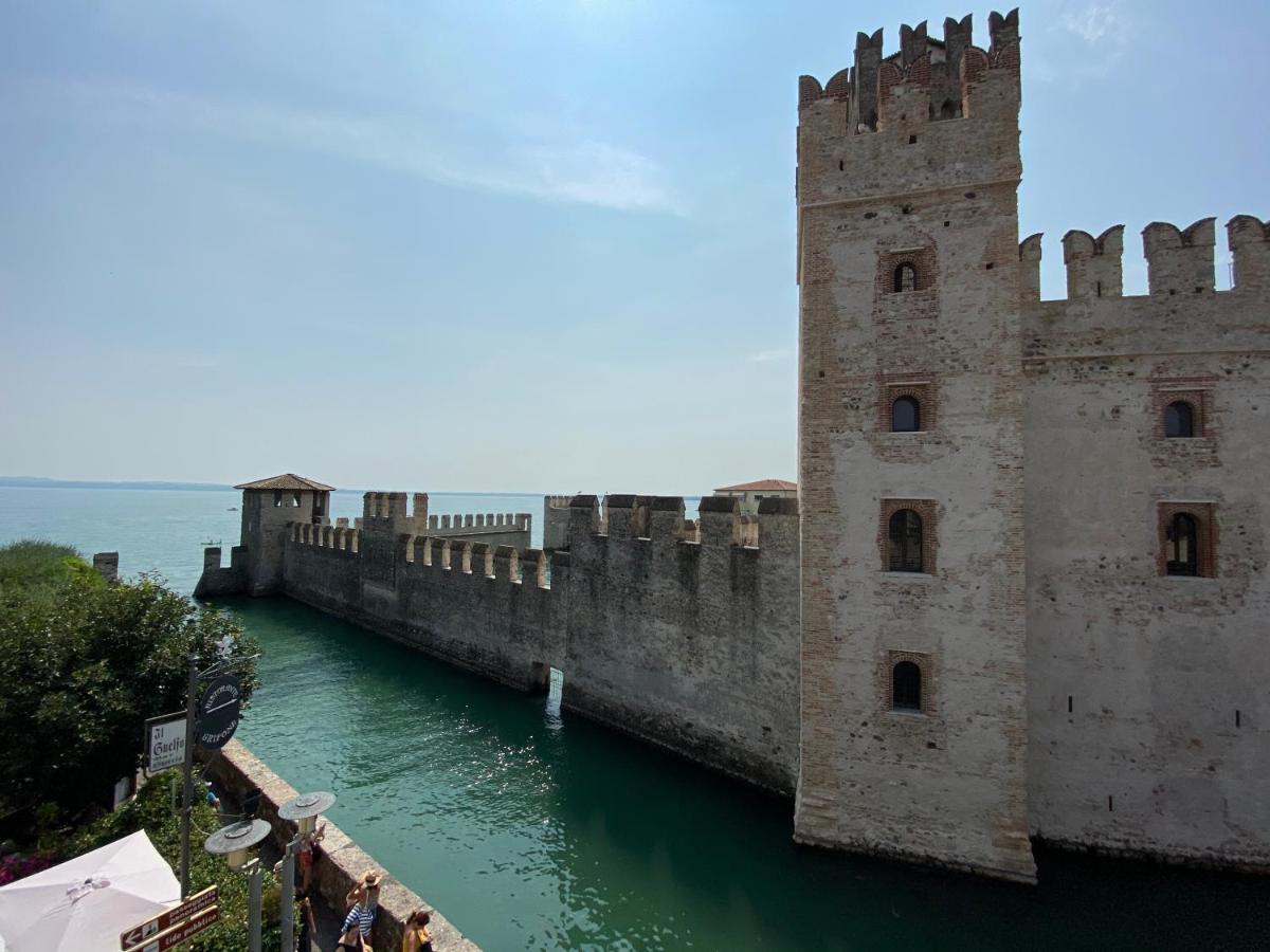 Castello Mavino Apartment Sirmione Exterior foto