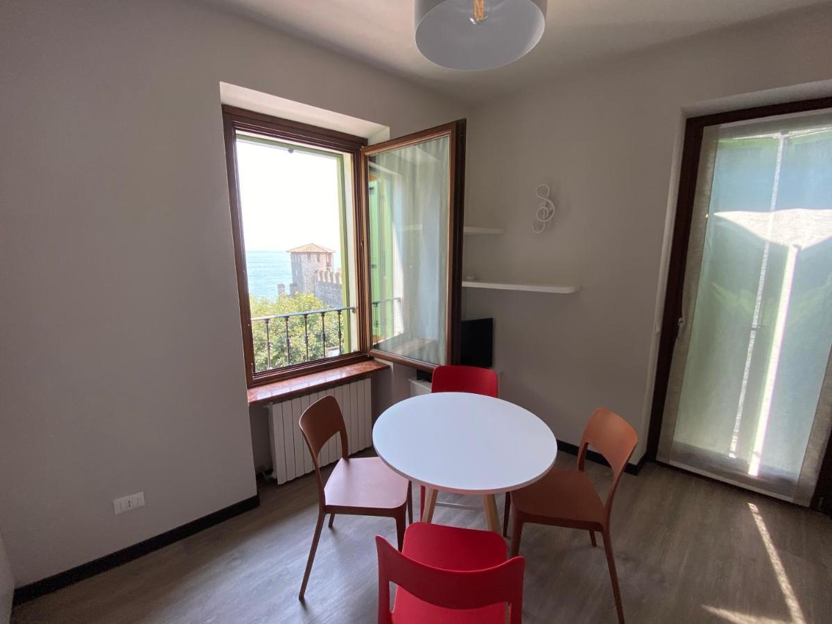 Castello Mavino Apartment Sirmione Exterior foto