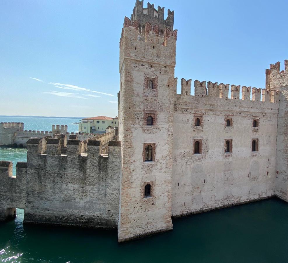 Castello Mavino Apartment Sirmione Exterior foto