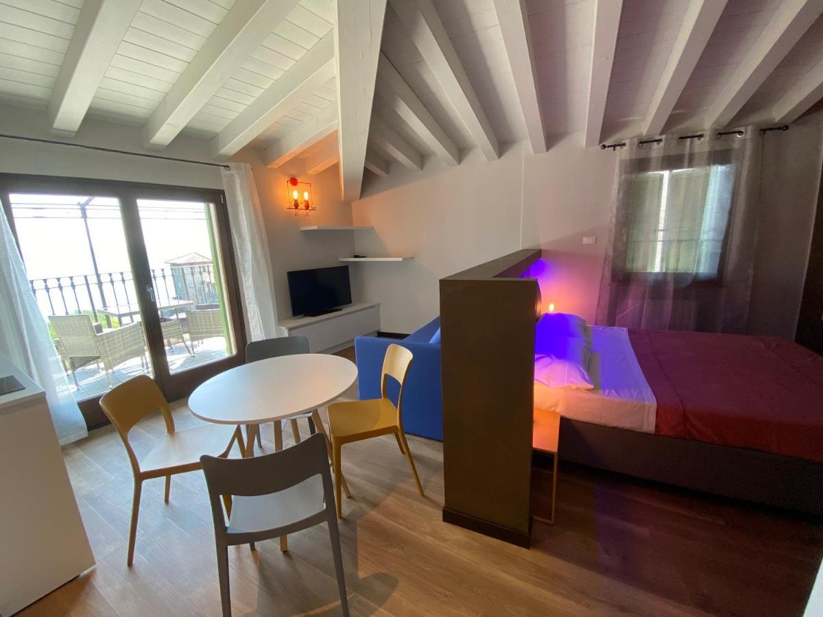 Castello Mavino Apartment Sirmione Exterior foto