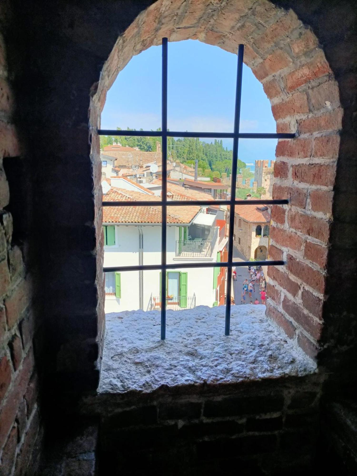 Castello Mavino Apartment Sirmione Exterior foto